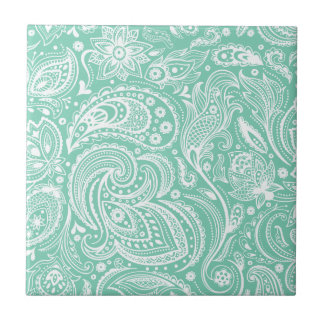 ホワイト&ミントグリーンヴィンテージフローラペイズリーダマスク タイル