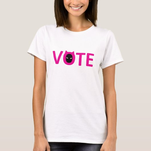 ホワイトTシャツ、ピンクの単語VOTEと猫の顔O Tシャツ (正面)