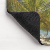 ホンジュラスの白い砂のビーチのヤシの木 マウスパッド (コーナー)