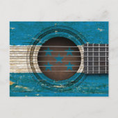 ホンジュラス国旗を持つオールドアコースティックギター ポストカード (正面)