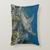 ホークスビル海タートルスイミング アクセントクッション (正面(垂直))