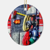 ホースおよび斧が付いている普通消防車 セラミックオーナメント (左)