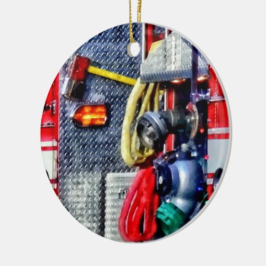 ホースおよび斧が付いている普通消防車 セラミックオーナメント (左)