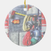 ホースおよび斧が付いている普通消防車 セラミックオーナメント (裏面)