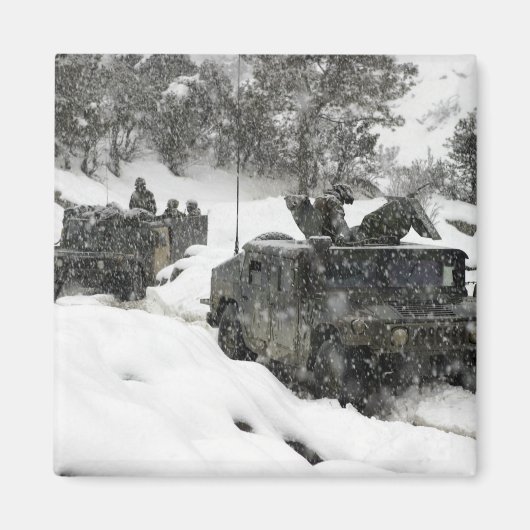 ホースト・ガルデス峠の米海兵隊パトロール マグネット (正面)