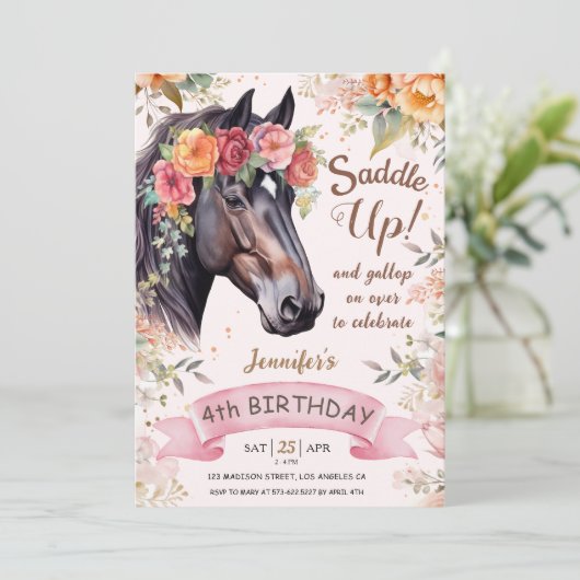 ホース4th誕生日女性のカーボーイピンクフローラサドルアップI 招待状 (スタンド正面)
