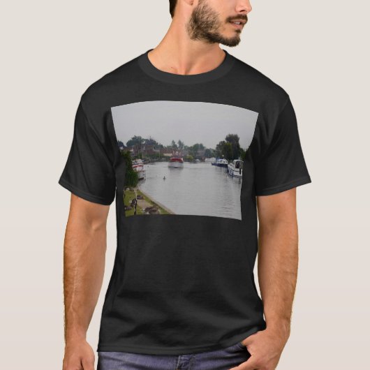 ホーニング・オン・ザ・リバー・ビュア Tシャツ (正面)