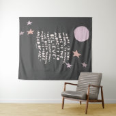 ホープ引用文 – 紫とピンクの月と星 タペストリー (インサイチュ(横))