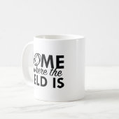 ホームはフィールドの コーヒーマグカップ (正面左)