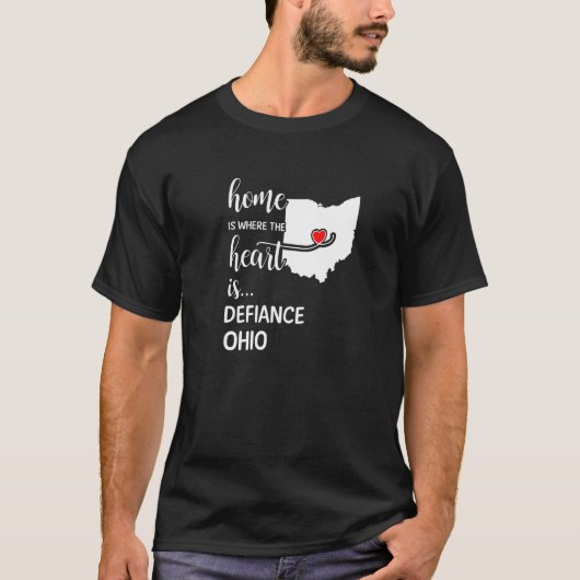ホームは、ここでハートはDeviance County Ohio Tシャツ (正面)