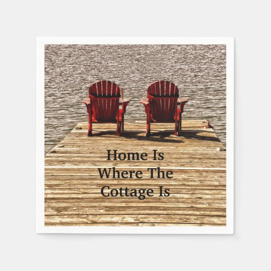 ホームは、コテージが赤いAdirondack椅子 スタンダードカクテルナプキン (正面)