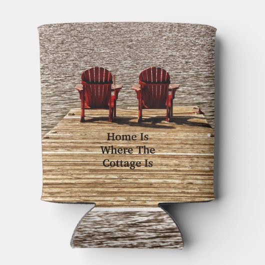 ホームは、コテージが赤いAdirondack椅子 缶クーラー (裏面)
