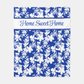 ホームスイートホームシック青ホワイトフローラルパターン フリースブランケット (正面)