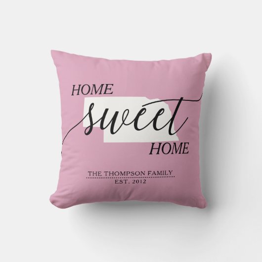 ホームスイートホームNE州ファミリーネーム装飾用クッション クッション (正面)