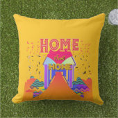 ホームスウィートホームイエロー アウトドアクッション (芝生)