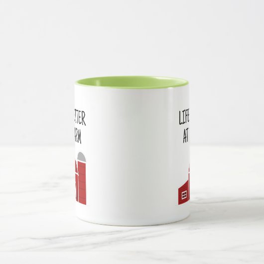 ホームステーダーのための赤い納屋のファームハウスコーヒーマグ マグカップ (中央)