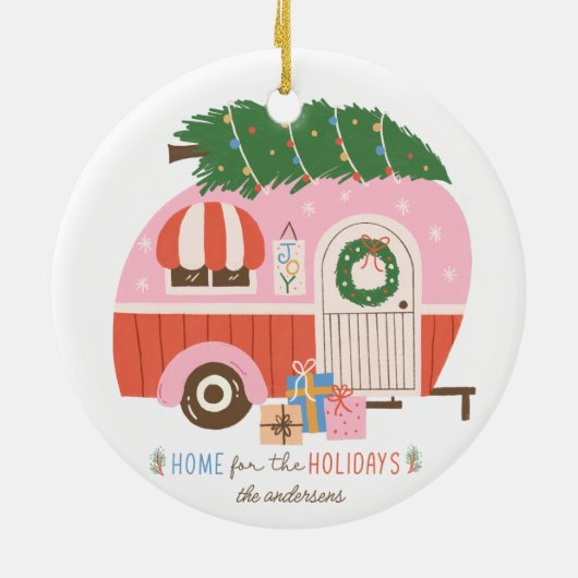 ホームフォーザホリデーズピンクキャンパークリスマスセラム セラミックオーナメント (裏面)