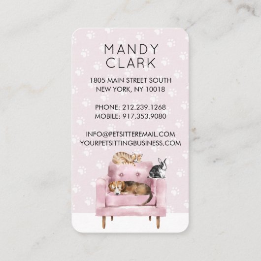 ホームペット座り |ピンクのソファで寝る犬と猫 名刺 (裏面)