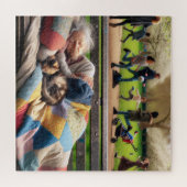 ホームレスの女性が公園のベンチで昼寝 ジグソーパズル (横)