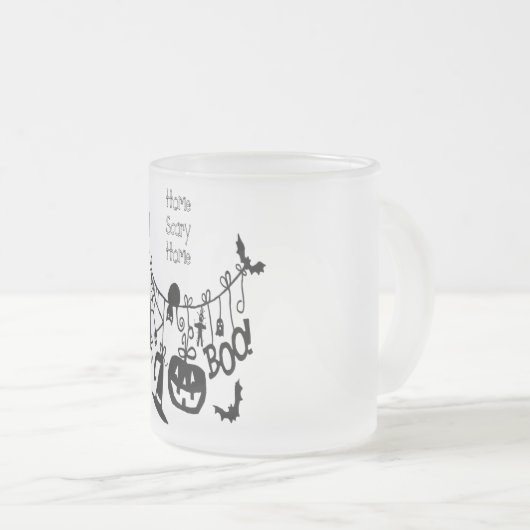 ホーム怖いホームこうもりカボチャ、黒猫、ブードゥー フロストグラスマグカップ (正面右)