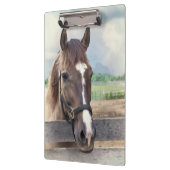 ホールターを搭載するブラウンの馬 クリップボード (左)