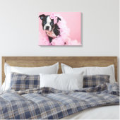 ボアすごいを着た可愛いボストンテリアパピー キャンバスプリント (インサイチュ (寝室))