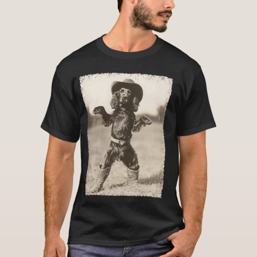 ボイキンスパニエル犬の面白いカウボーイ Tシャツ (正面)