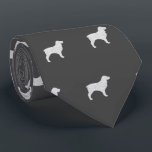 ボイキンスパニエル犬シルエットパターングレー ネクタイ<br><div class="desc">このオリジナルボイキンスパニエル犬の模様ネックタイは犬素晴らしのパパに贈り物をする！色々で利用可能な、このタイクールはボイキンを愛するすべての人のための声明を作る。ビジネス用のタイ素晴らしプを着ている人や、ホリデープログラム、AKC犬ショー、結婚式などの特別なイベントのためのギフト。ボイ素晴らしキンパパが本当に愛する父の日、誕生日またはクリスマスプレゼント。</div>