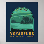 ボイジャーズナショナル・パーク雨の湖ヴィンテージエンブレム ポスター (正面)