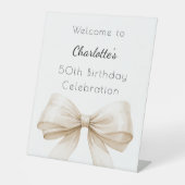 ボウクリームベージュホワイトバースデーパーティーへようこそ 台座サイン (正面)