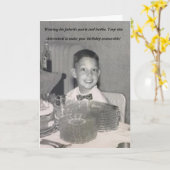 ボウタおもしろいイと真珠の付いた古い写真の誕生日カード カード (黄色い花)