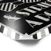 ボウタイを掴んでポーズを取る – 8" x 10インチプリント フォトプリント            (角)