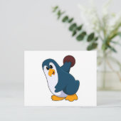 ボウリングでボウリングボールを持つペンギン ポストカード (スタンド正面)