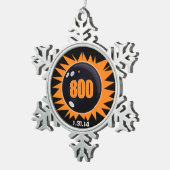 ボウリングをする人、 クリケットの投手の800シリーズ、ボウリングボールグラフィックス、 スノーフレークピューターオーナメント (右)