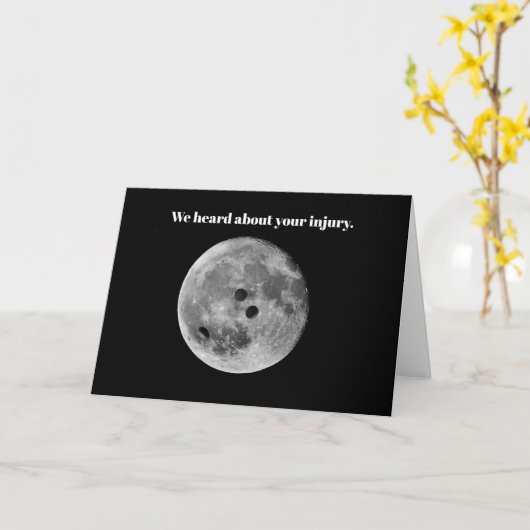 ボウリングをする人、 クリケットの投手ボーリングボールリーグのけががすぐ治る カード (黄色い花)