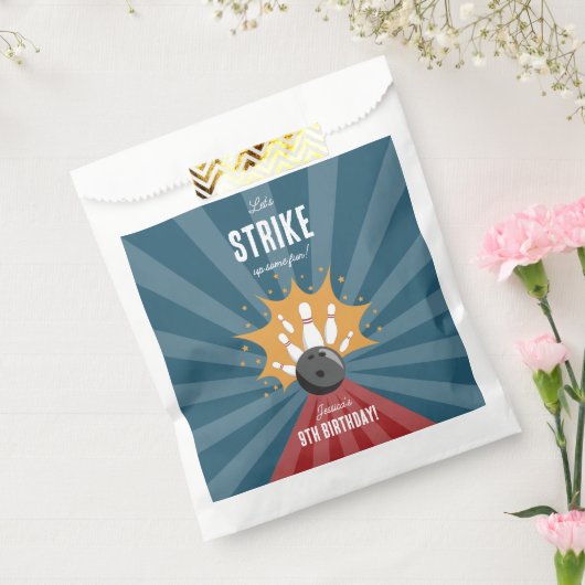 ボウリングボールが何らかのおもしろい子供の誕生日を打つ フェイバーバッグ (封をした状態)