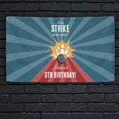 ボウリングボールが何らかのおもしろい子供の誕生日を打つ 横断幕