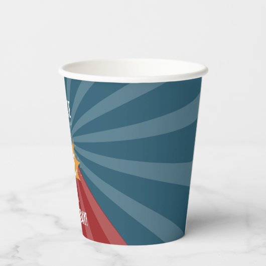 ボウリングボールが何らかのおもしろい子供の誕生日を打つ 紙コップ (裏面)