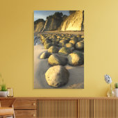 ボウリングボールビーチオンカリフォルニアズメンドシーノコースト キャンバスプリント (インサイチュ (リビング))