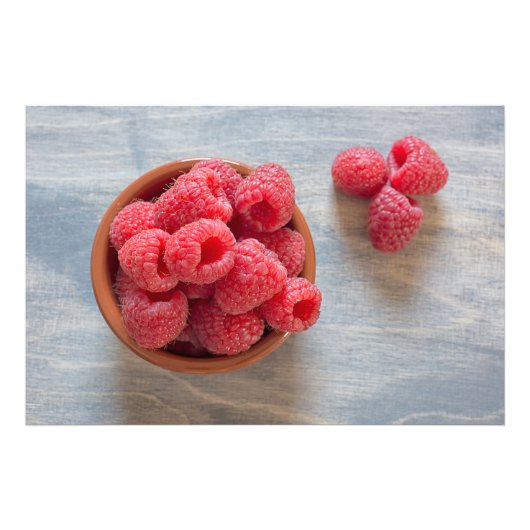 ボウルに入れた新鮮なラズベリー フォトプリント            (正面)