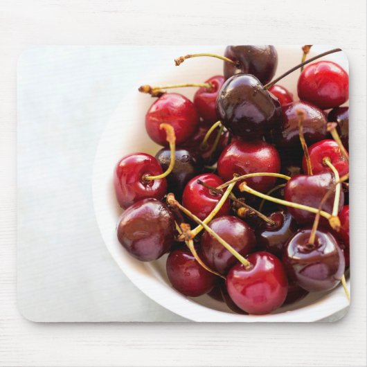 ボウル一杯のさくらんぼ マウスパッド (正面)