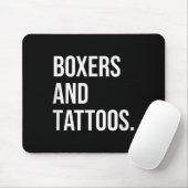 ボクサーとタトゥーのドイツ人ボクサーの飼い主の犬はフーをインキング マウスパッド (マウス)