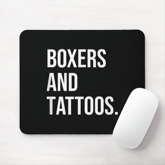 ボクサーとタトゥーのドイツ人ボクサーの飼い主の犬はフーをインキング マウスパッド (マウス)