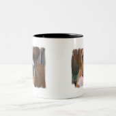 ボクサーの救助の陶磁器のコーヒー・マグ ツートーンマグカップ (中央)