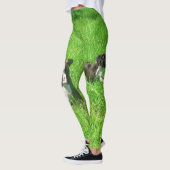 ボクサーは緑の芸術のレギングの後をつけます レギンス (左)