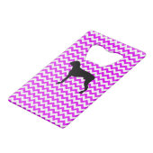 ボクサー付き完全ピンクのシェブロン クレジットカード栓抜き (裏面アングル)