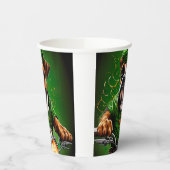 ボクサー犬が自転車を運転する聖パトリックの日 紙コップ (左)