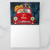 ボクサー犬が車を運転する怖いハロウィン カード (内部)