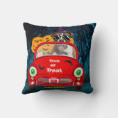 ボクサー犬が車を運転する怖いハロウィン クッション (裏面)