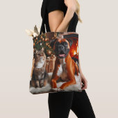 ボクサー犬と猫のクリスマス トートバッグ (クローズアップ)